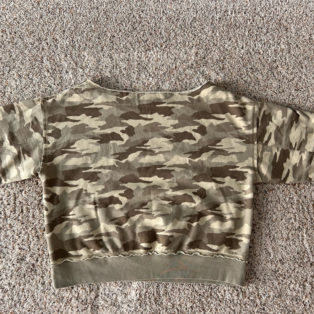 American Eagle Outfitters green Camouflage off the shoulder Top - Picture 5 of 6